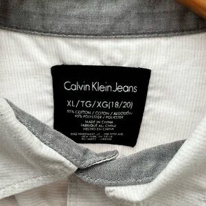 Boys Calvin Klein Jeans White Button Down shirt. Size XL/18/20.  EUC